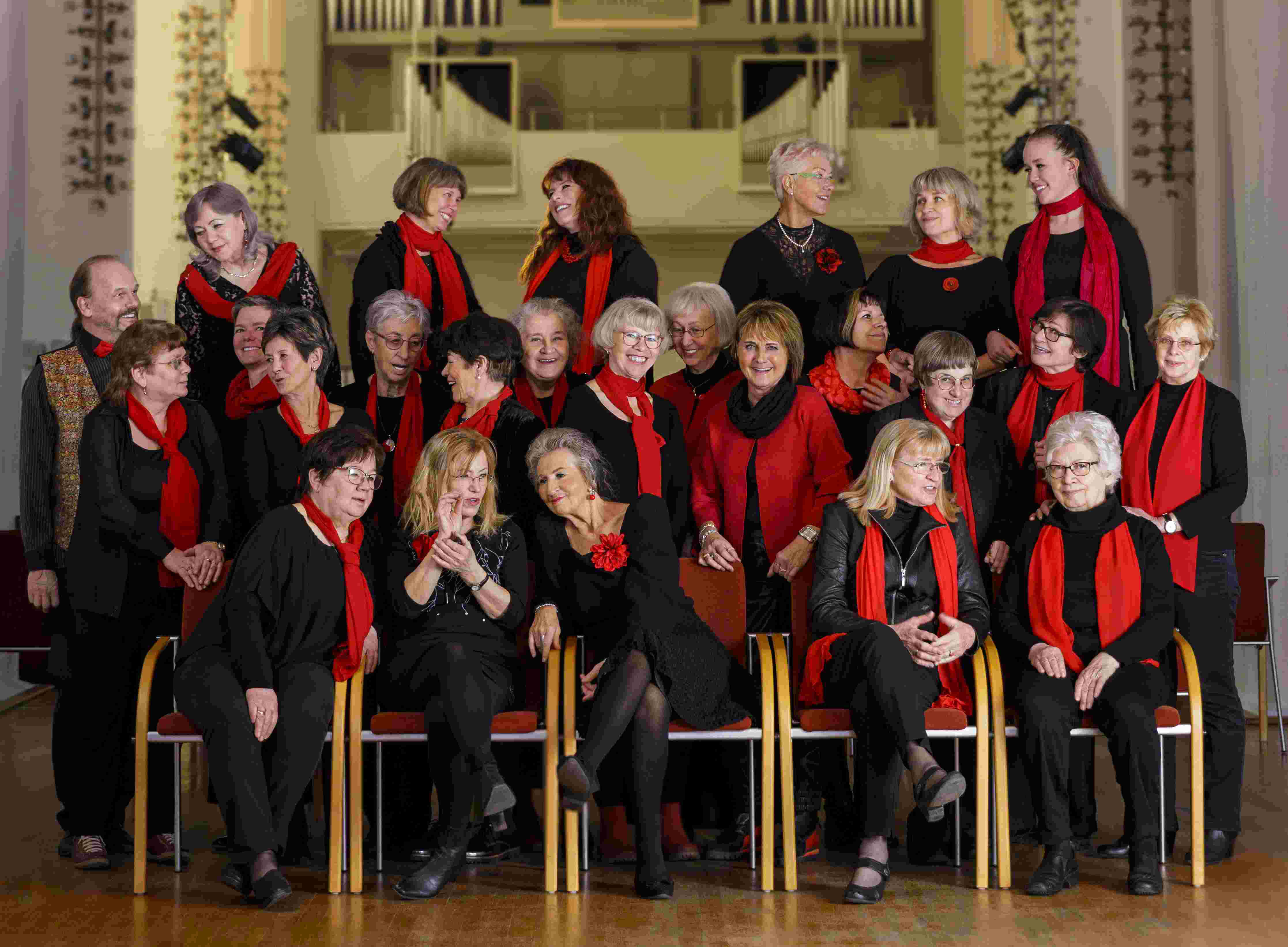 frauen25.jpg (296635 Byte)